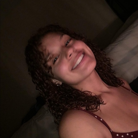 Meet your Posher, Kiara - Picture 4 of 4